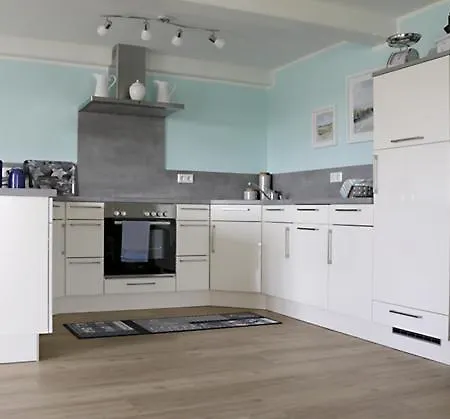 Nanny Und Helene * Uphusum