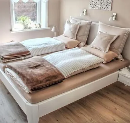 Semesterbostad Nanny Und Helene Uphusum