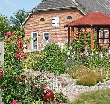 Nanny Und Helene * Uphusum